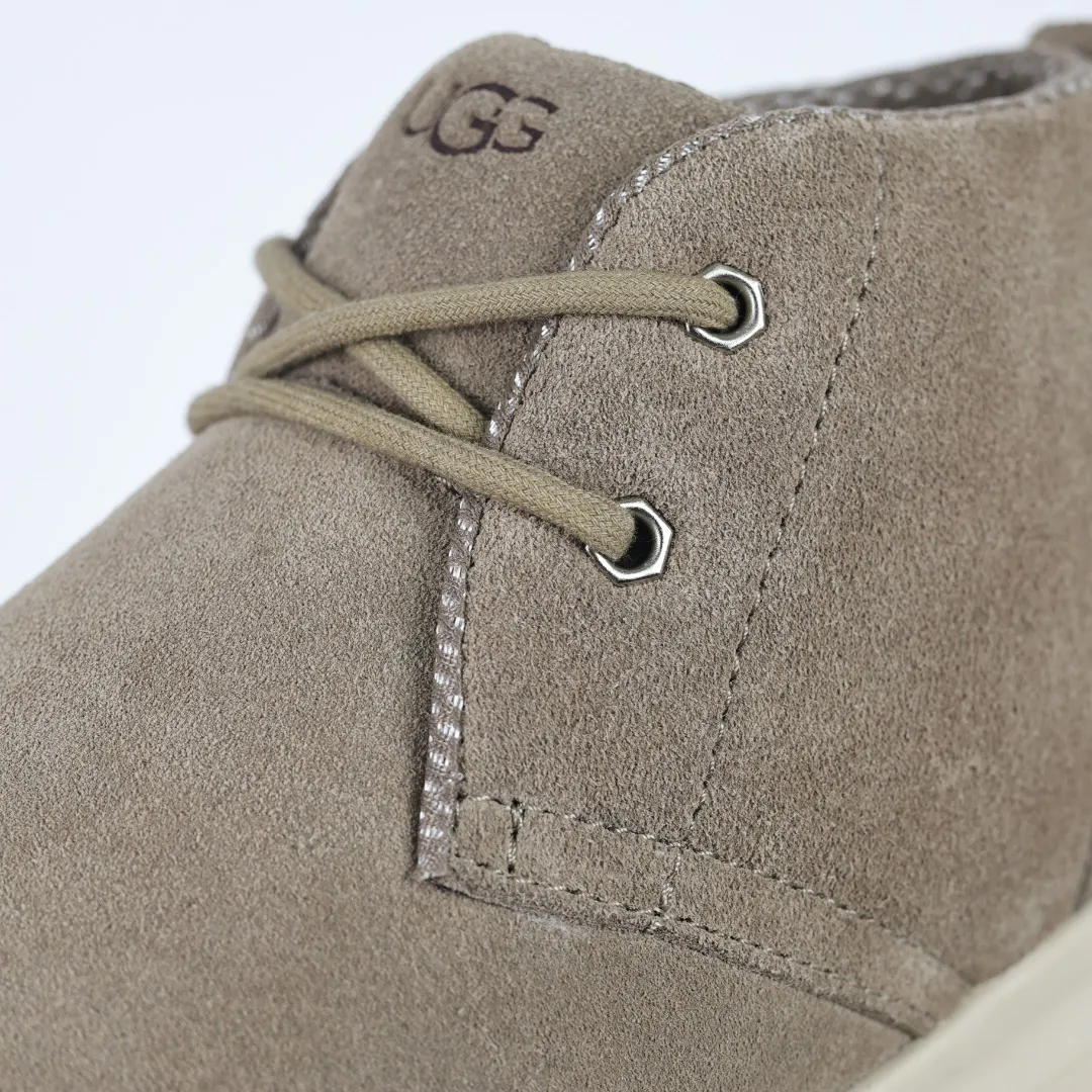Pick up locally 💰500 Core recommended good price It is a very suitable choice for home furnishings. In the new year, uug launched a series of styles, which are partial to the preferences of young consumers and have also moved to the forefront of fashion trends. Shoe body material: water-repellent coated suede upper, 17 mm UGGPURE™ implantable wool insole, lightweight non-slip and comfortable rubber outsole, with brand LOGO and trademark, with full packaging Size: 40 41 42 43 44